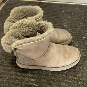 Uggs mini boots gray size 7